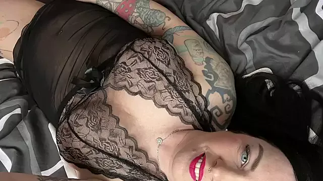 annalea85 on StripChat 
