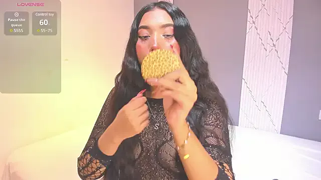 Annelov18 on StripChat 