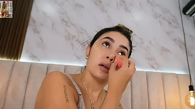 Annyy_Rosse on StripChat 