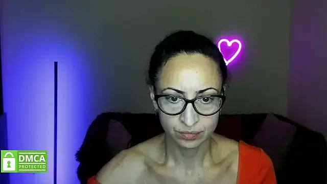 Arianasweety23 on StripChat 