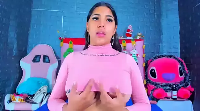 AriannaLewiis on StripChat 