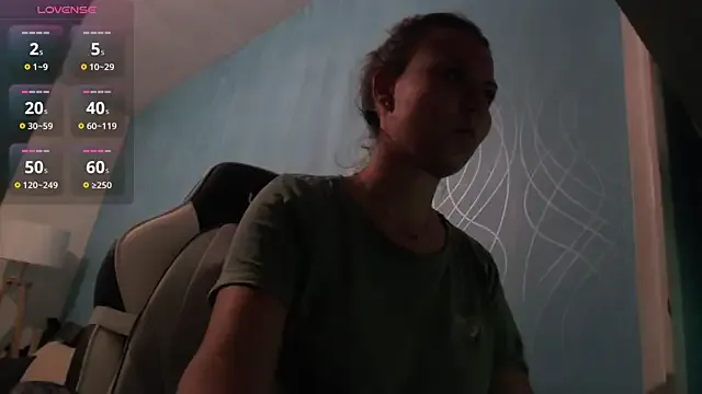 BabyNila — Show boobs + controle 3min
