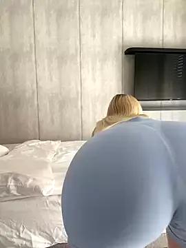 Barbieblondine on StripChat 