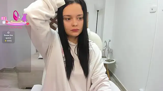 Bella-hadiid on StripChat 