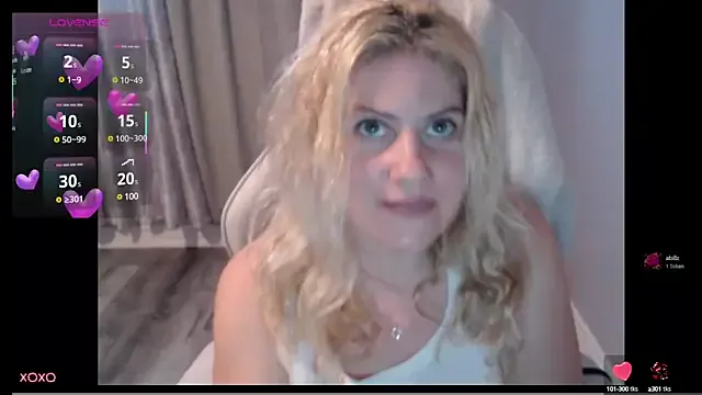 BellaStar84 on StripChat 