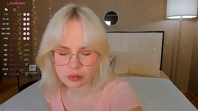 bellatip on StripChat