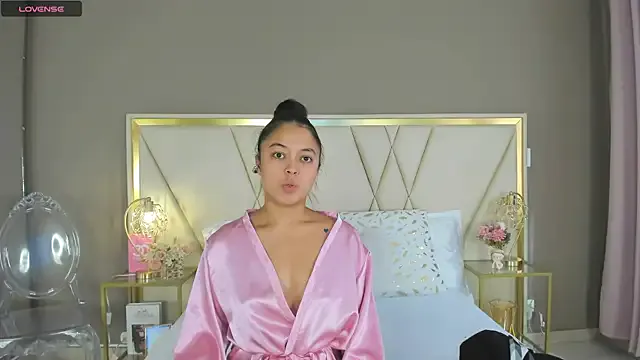 BiancaDior — OPEN PRETTY PUSSY