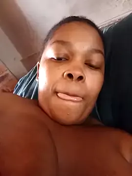 BigbootyNickyx on StripChat 