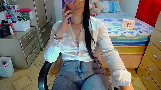 BitterMomXxx on StripChat 