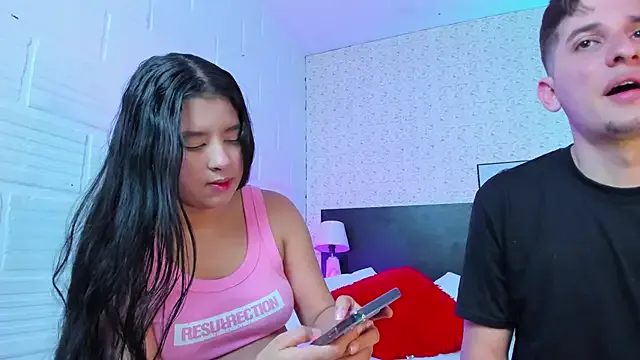 BonnieeAndClyde on StripChat 