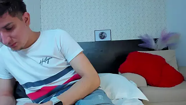 BonnieeAndClyde on StripChat 