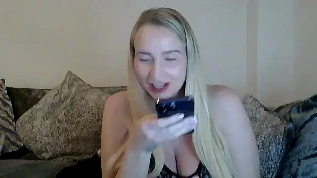 BootyQueenApril on StripChat 