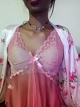 BunnyBloom25 on StripChat 