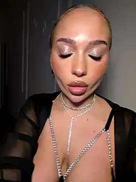 CardiSweetBaby — squirt and play pussy