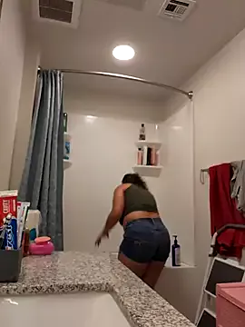 cinnaminnie on StripChat 