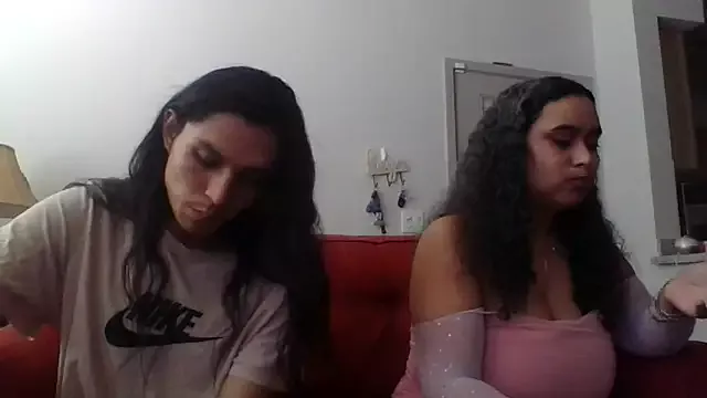 cinnaminnie on StripChat 