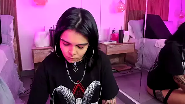 DakkotaBluee on StripChat 