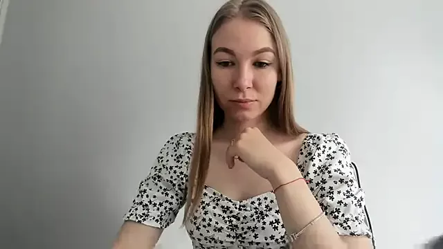 Dana_flowers on StripChat 