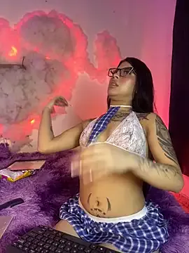 Dannii- on StripChat
