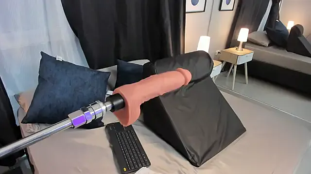 divine_sin on StripChat 