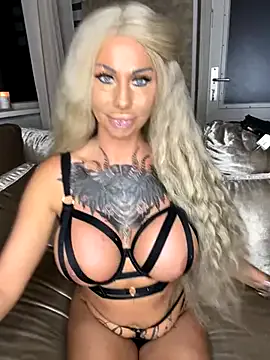 Dutchhbarbie — Roze Mercedes
