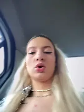 Ella_Charm on StripChat 