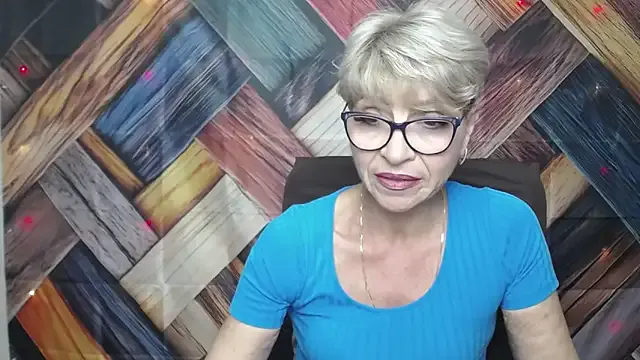 EllaBonito on StripChat 