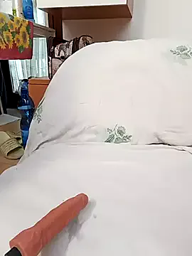 EmmaQueen4 on StripChat 