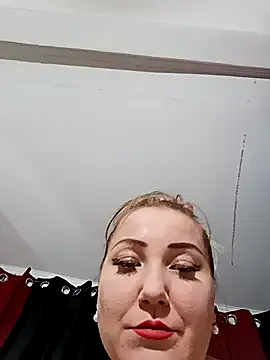 EmmaQueen4 on StripChat 