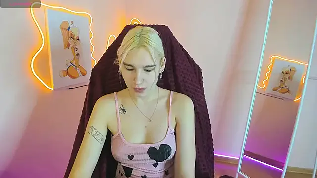EvelinaLuu on StripChat