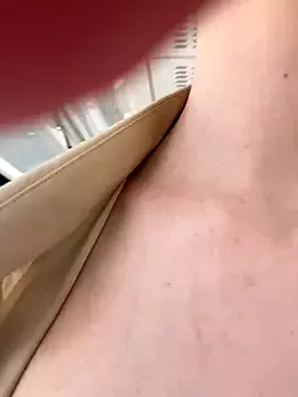 EveLittleSinner on StripChat 