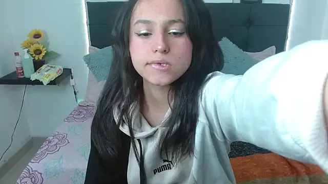 Eymmy_24 on StripChat 