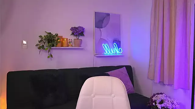 HannahEvanss on StripChat 