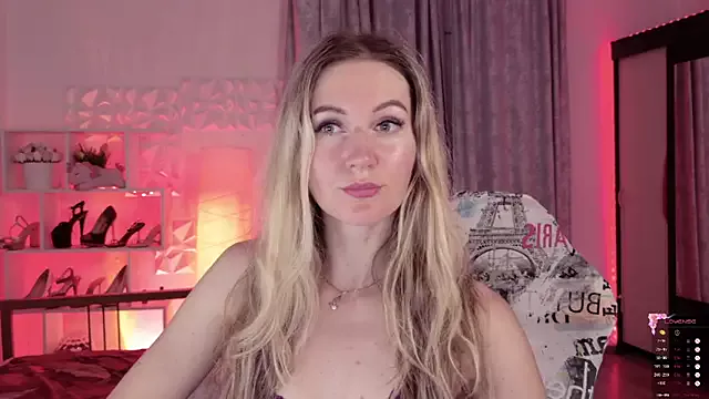 Hello_Lisha on StripChat 