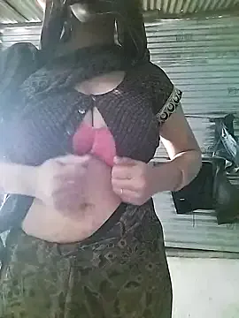 Hottestgirll on StripChat 