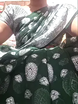 indianhotwife639 on StripChat 