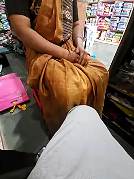 indianhotwife639 on StripChat 