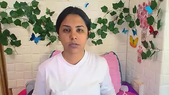 IndiaSexyStripper4u on StripChat 