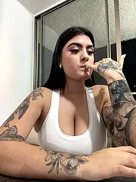 IrisBaker on StripChat