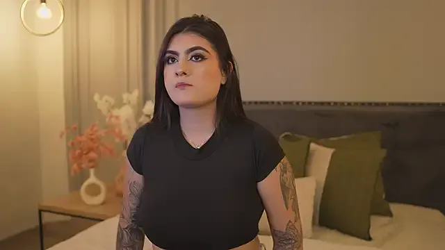 IrisBaker on StripChat