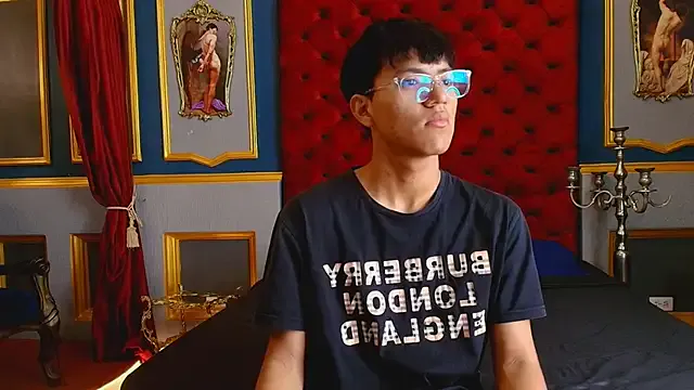 isaac_grimm on StripChat