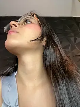 Juanita-Diaz — FINGERING PUSSY + SLAP ASS 