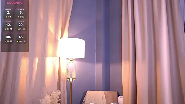 KassyShine on StripChat 
