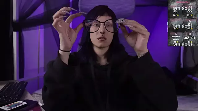 kattusauruss on StripChat 