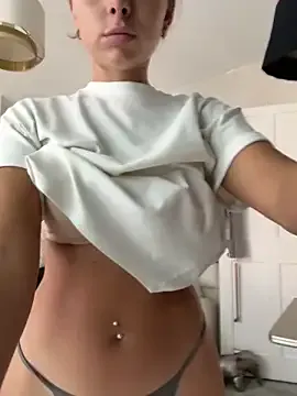 KayleeBella — SPIT AND GRAB TITTIES 