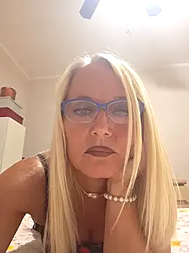 kikkastar on StripChat 
