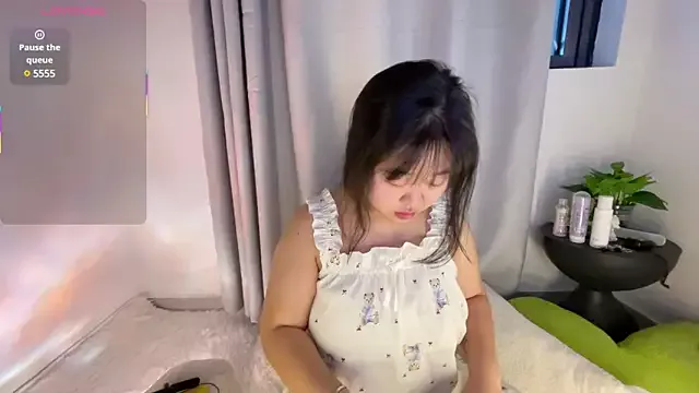 Kittenfishing on StripChat 
