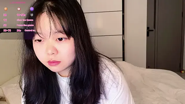 Kittenfishing on StripChat 