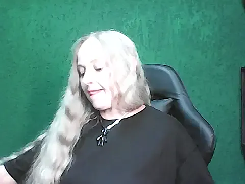 L_i_l_i_t — anal plug in ass, fingers in pussy