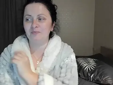 Lillian2 on StripChat 